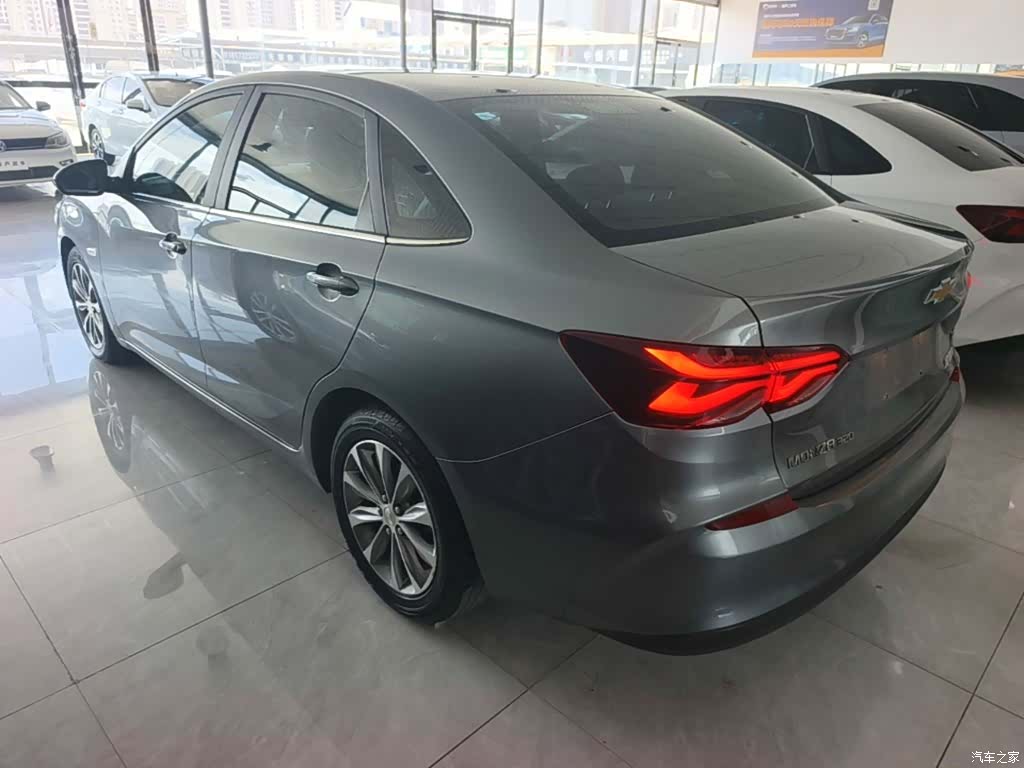Chevrolet 320, 2022 все фото