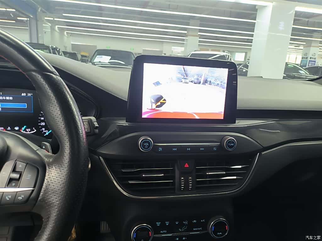 Ford Focus, 2020 13