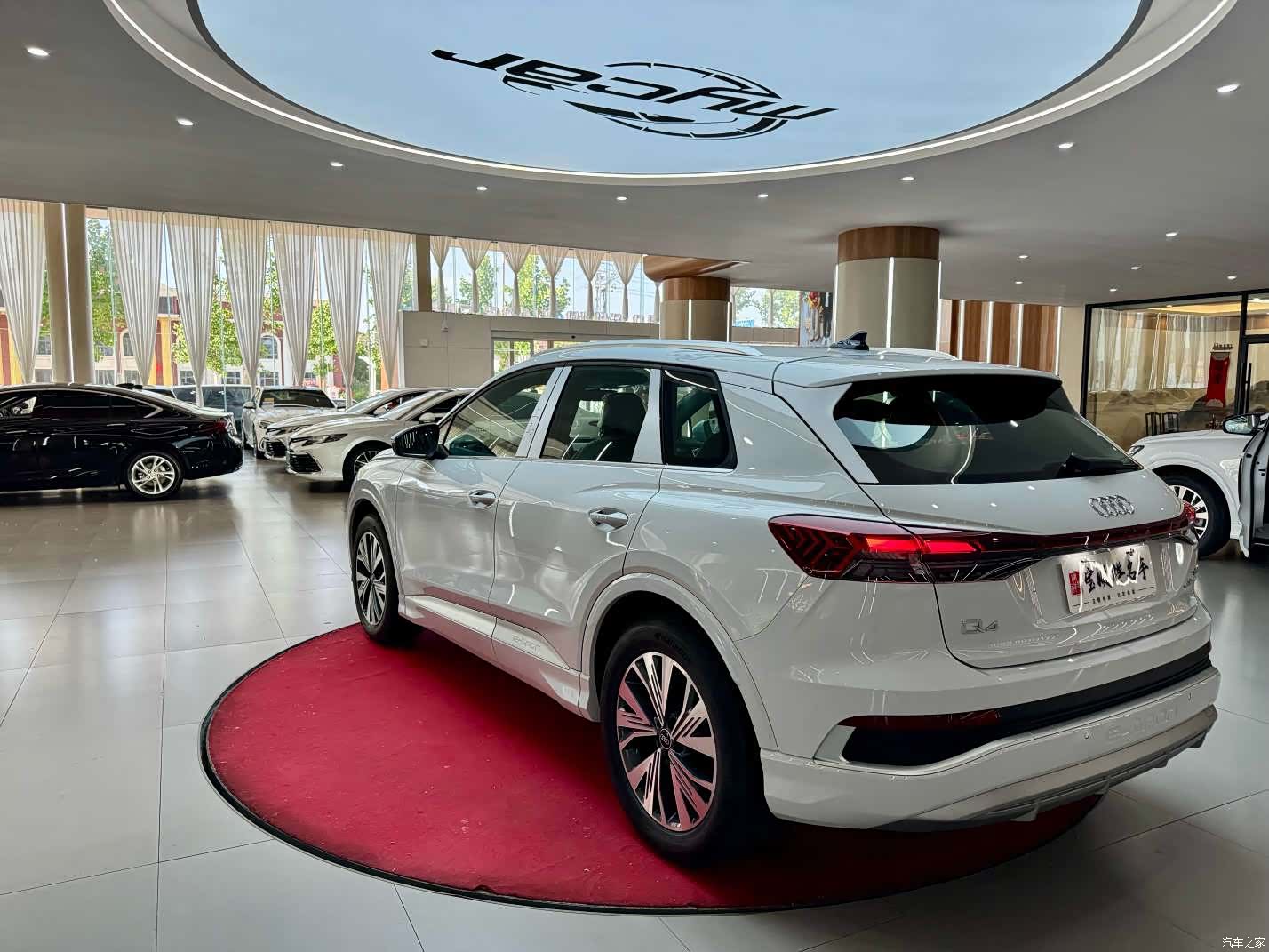 Audi Q4 e-tron, 2026 все фото