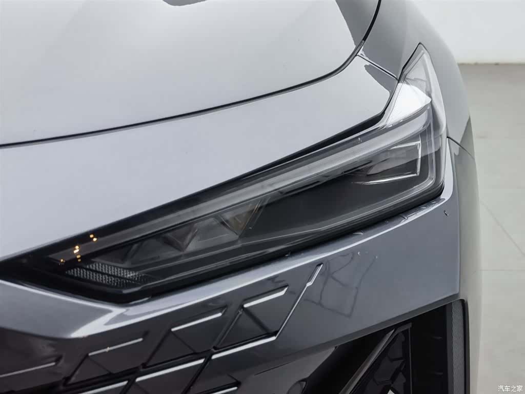 Changan UNI-V, 2023 7