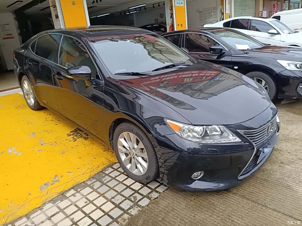 Lexus ES, 2015 4