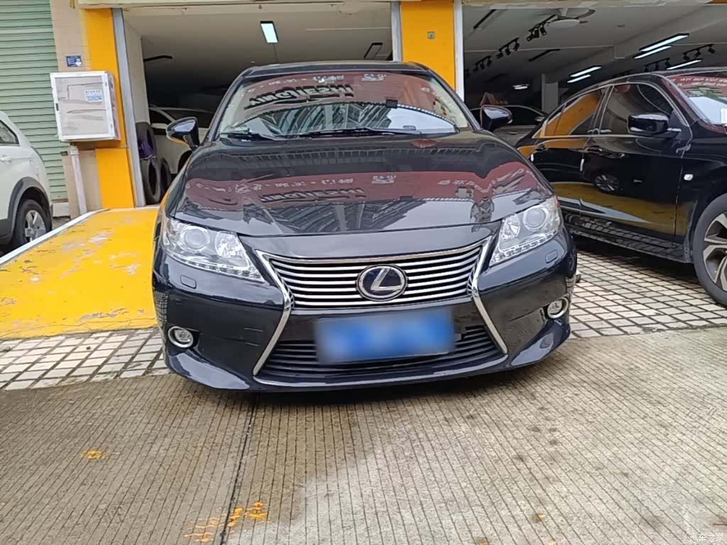 Lexus ES, 2015 3