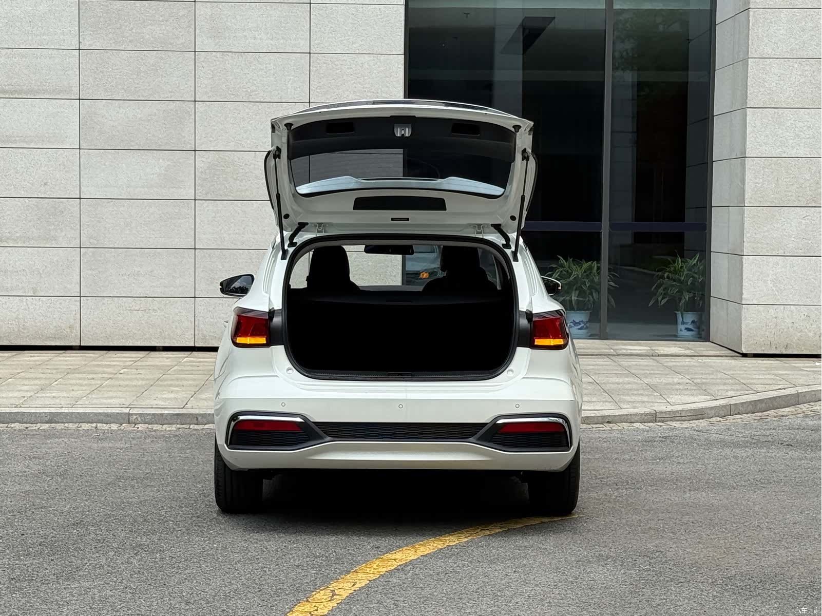Roewe Ei5, 2018 16
