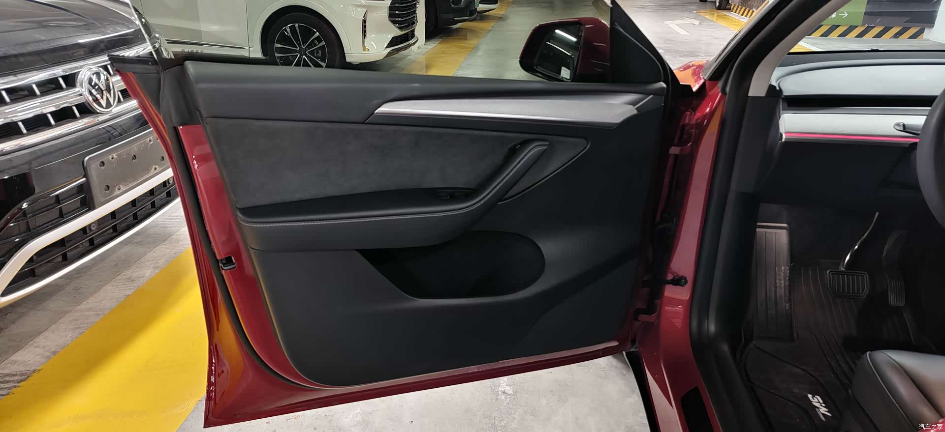 Tesla Model Y, 2023 4