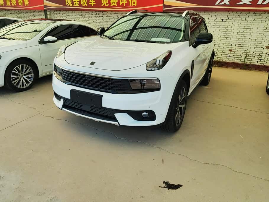 Lynk & Co 01