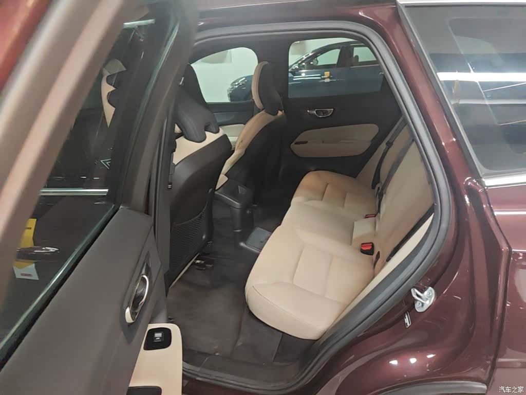 Volvo XC60, 2025 17