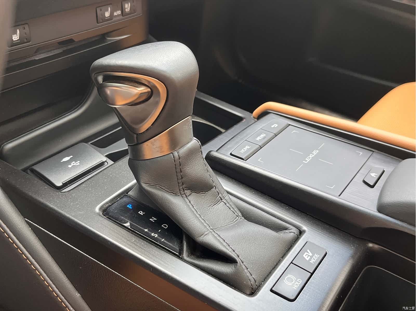 Lexus ES, 2022 15