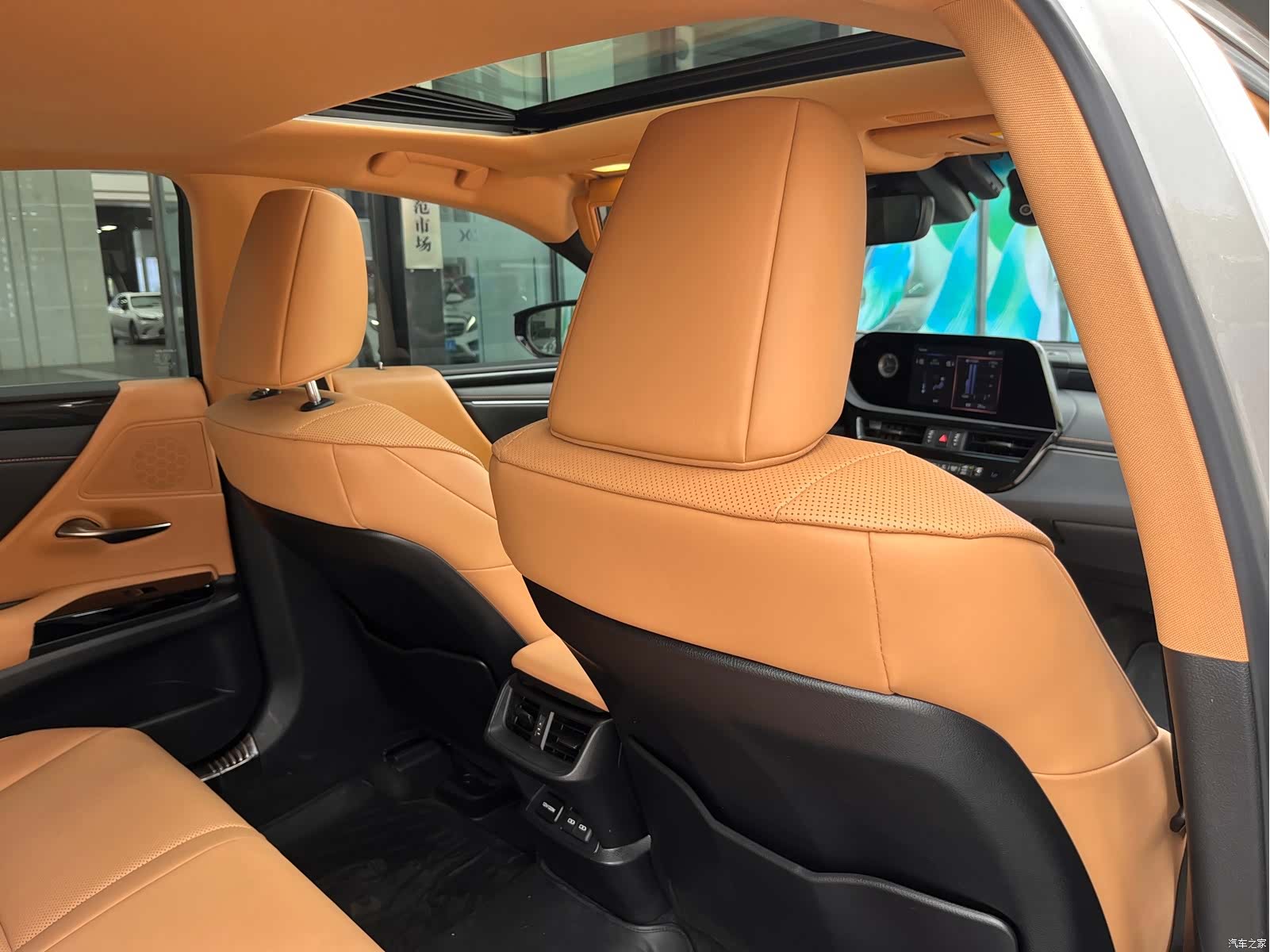 Lexus ES, 2022 33