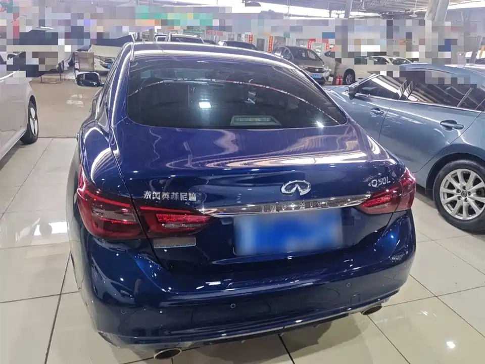 Infiniti Q50L