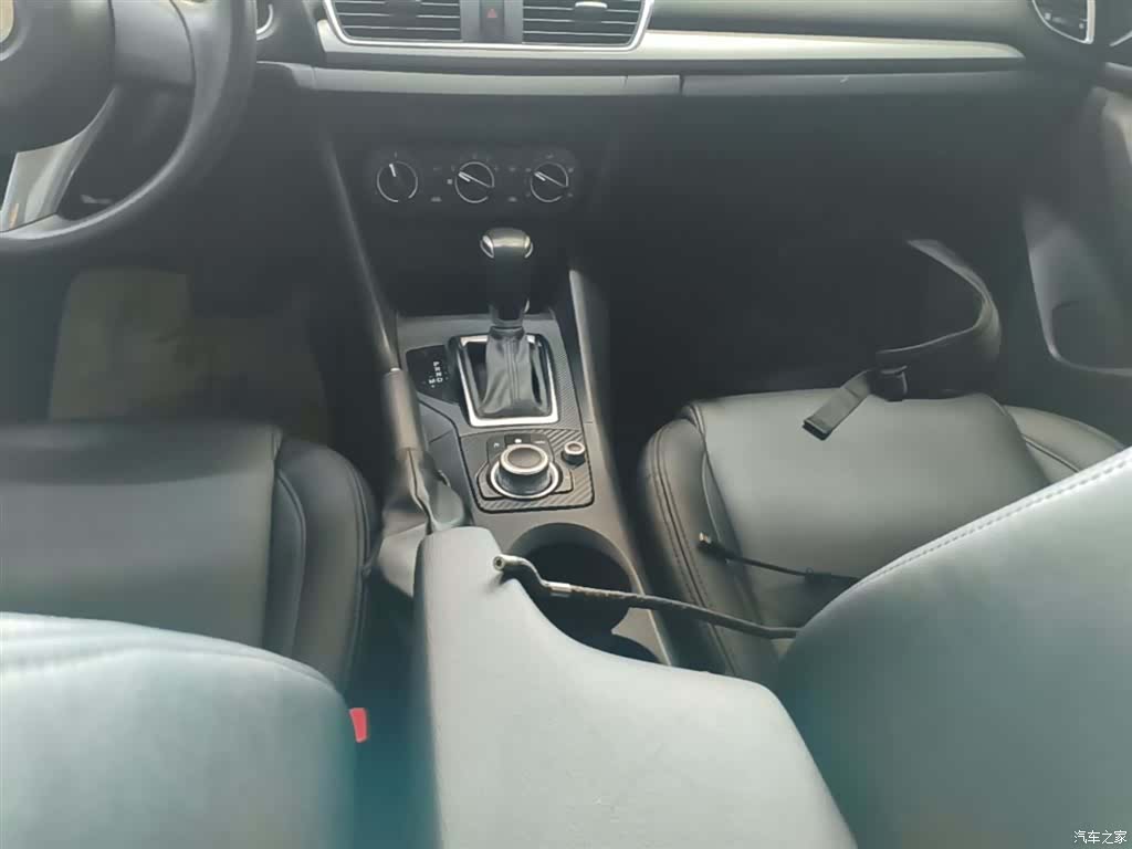 Mazda Mazda3, 2017 14
