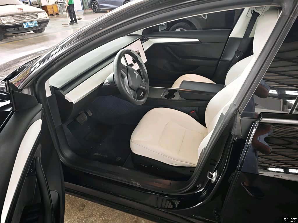 Tesla Model 3, 2022 4