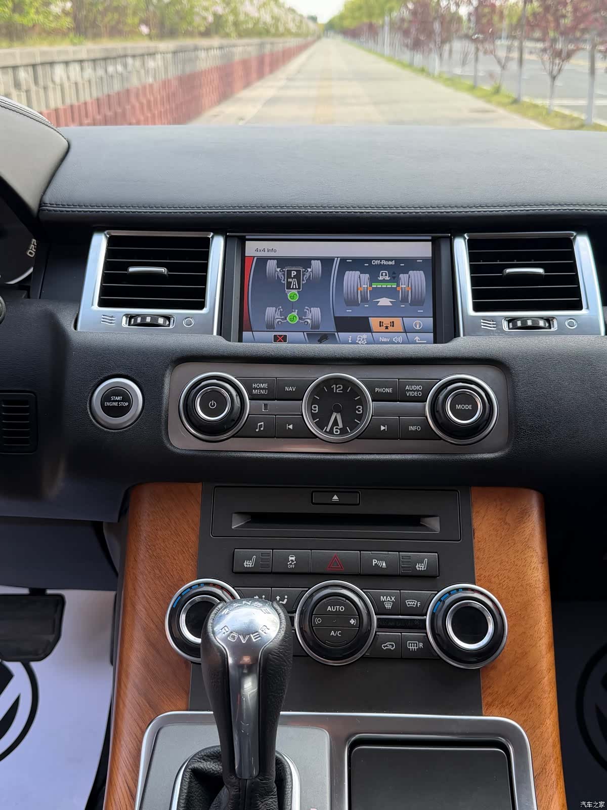Land Rover Range Rover, 2011 10