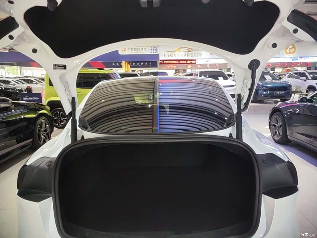 Tesla Model 3, 2024 19