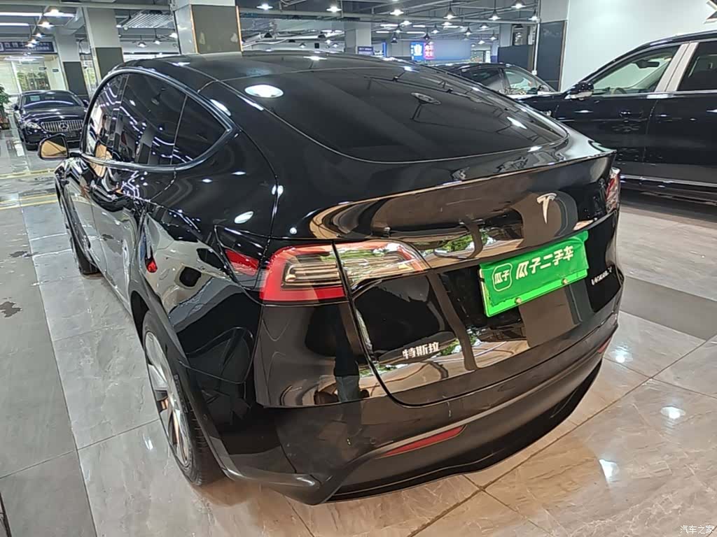 Tesla Model Y, 2023 все фото