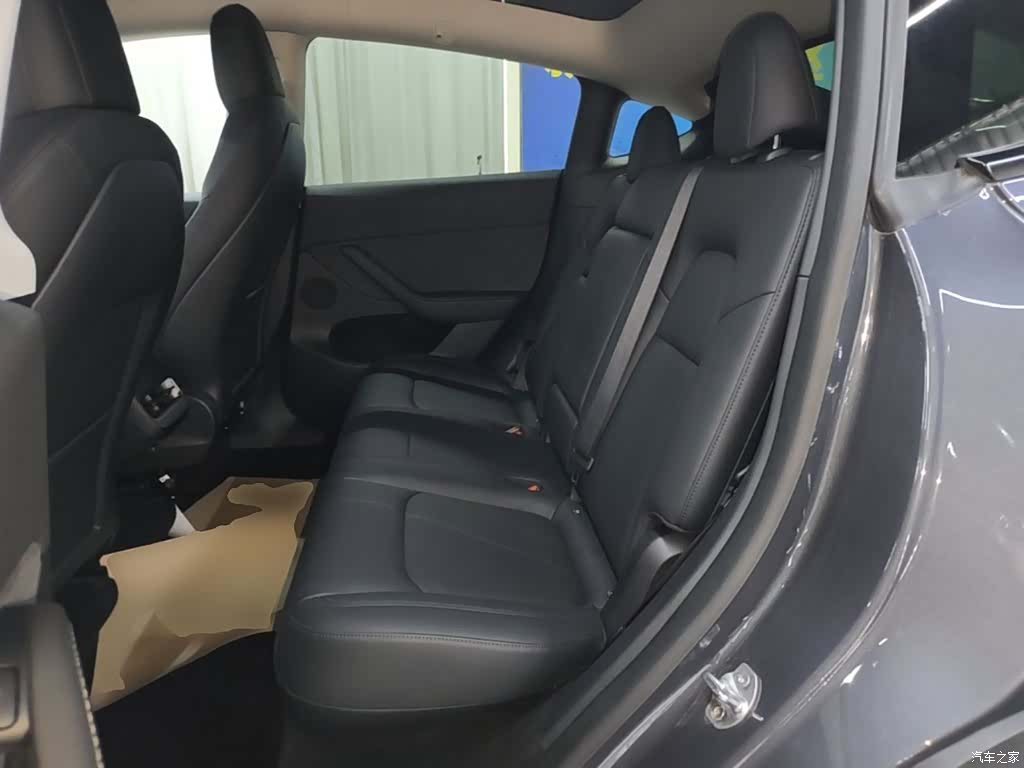 Tesla Model Y, 2021 17