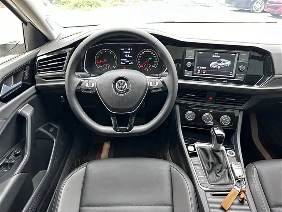 Volkswagen Sagitar