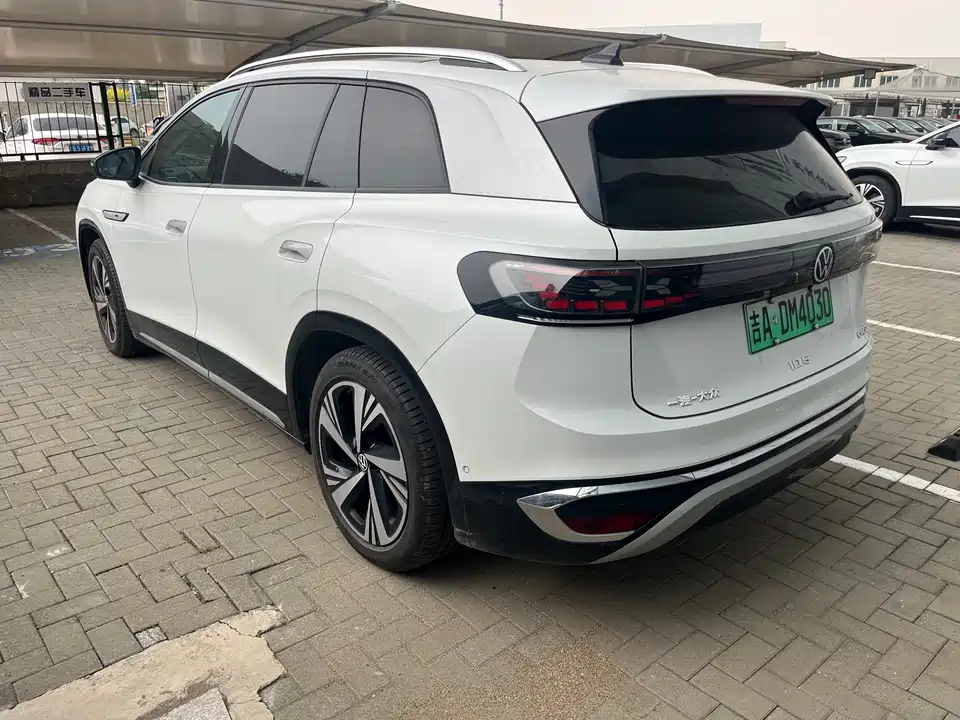 Volkswagen ID.6 CROZZ