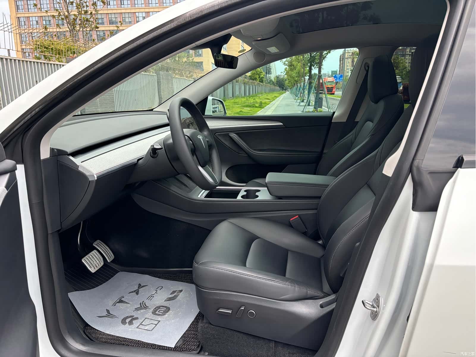 Tesla Model Y, 2024 4