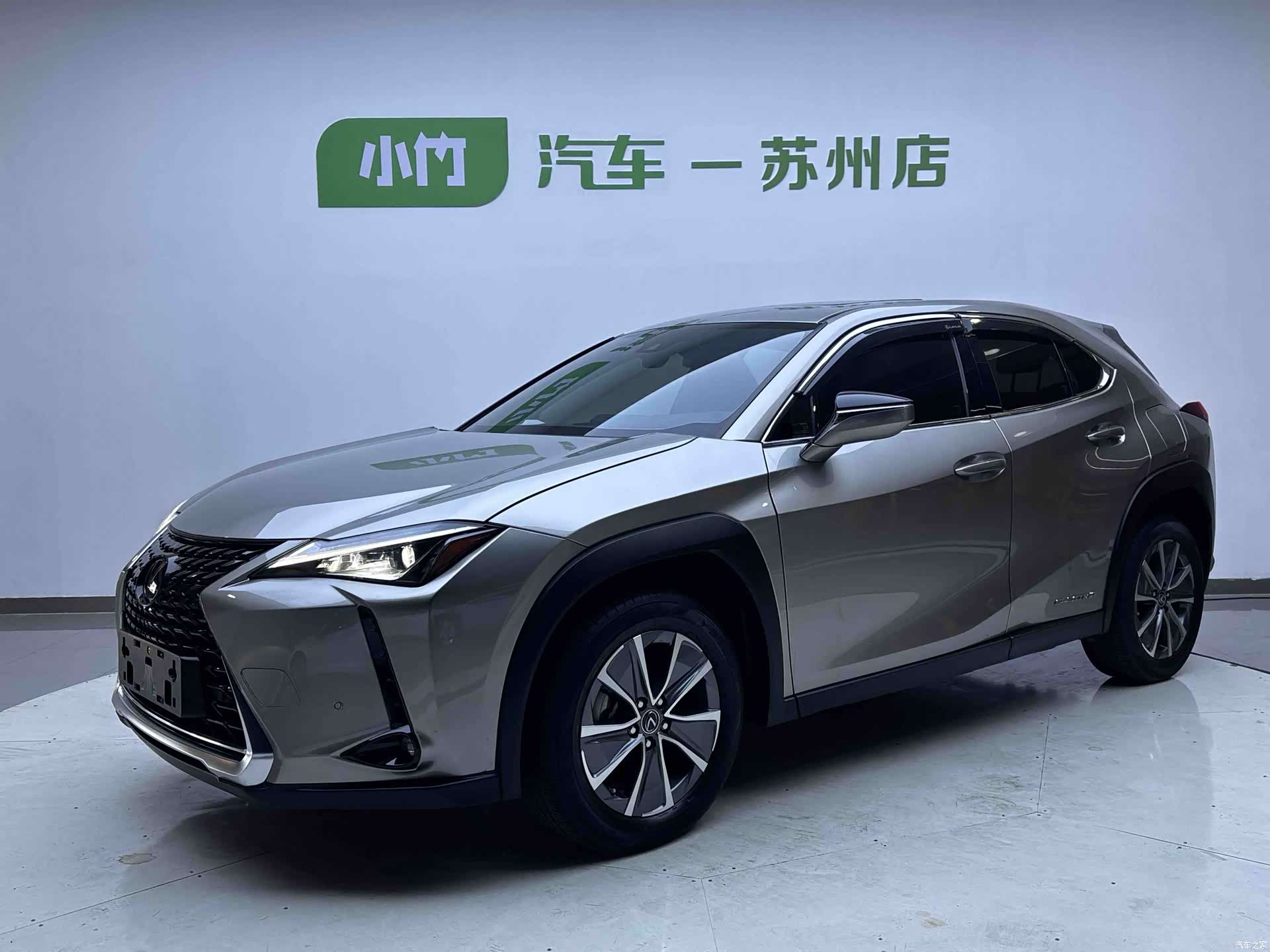 Lexus UX, 2021 1