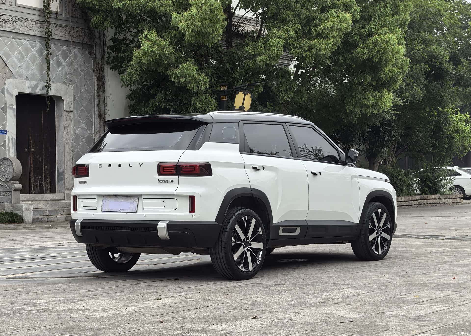 Geely Icon, 2023 4