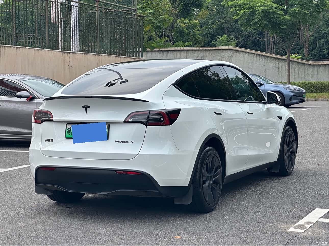 Tesla Model Y, 2024 6