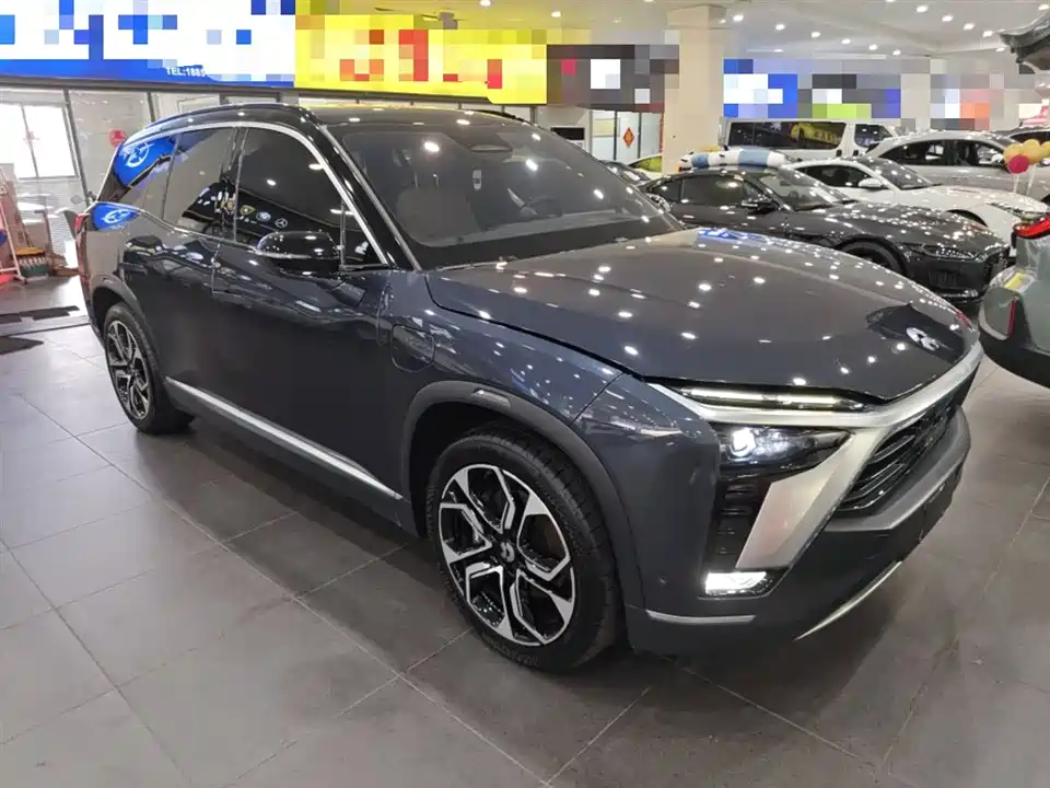 NIO ES8