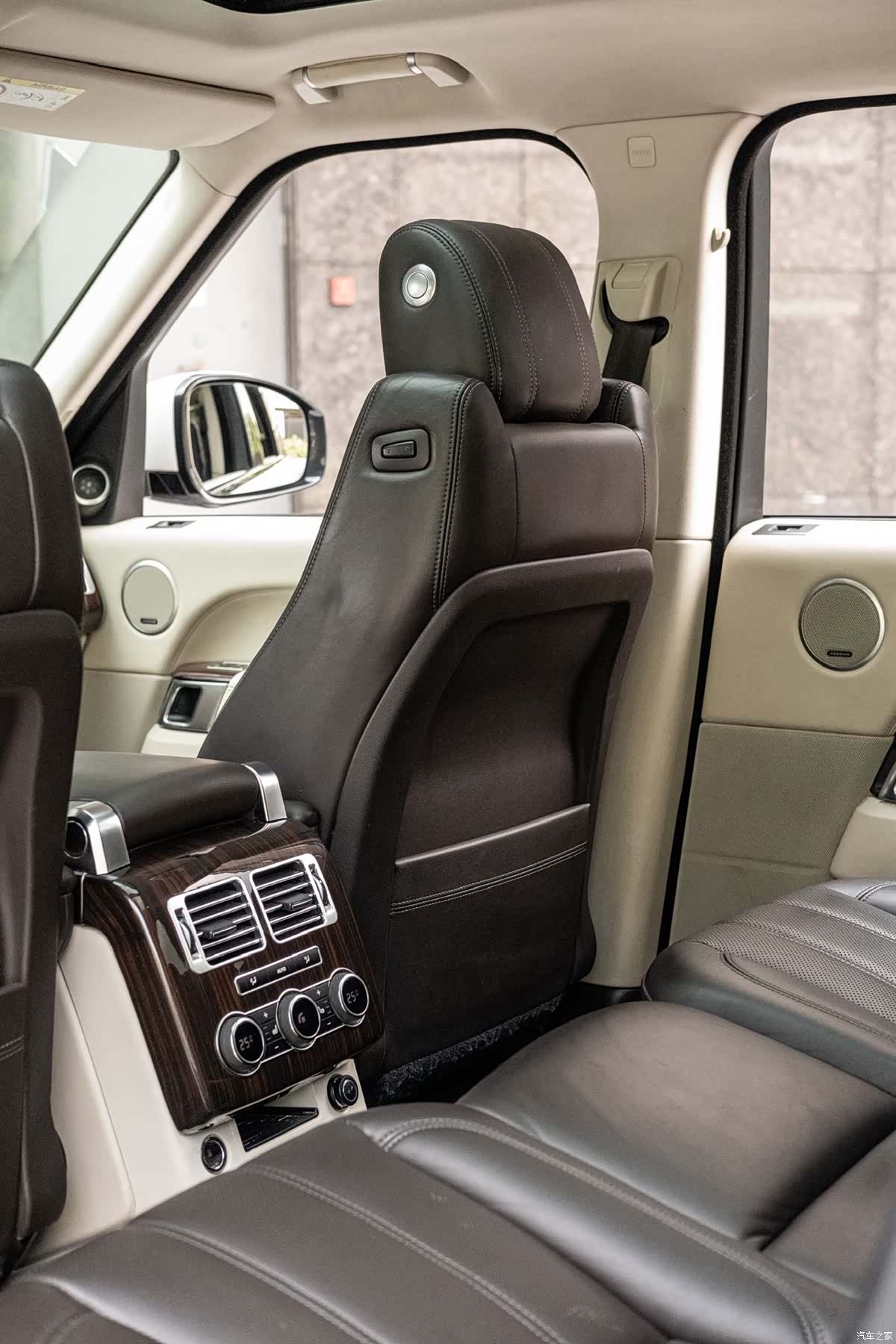 Land Rover Range Rover, 2015 11
