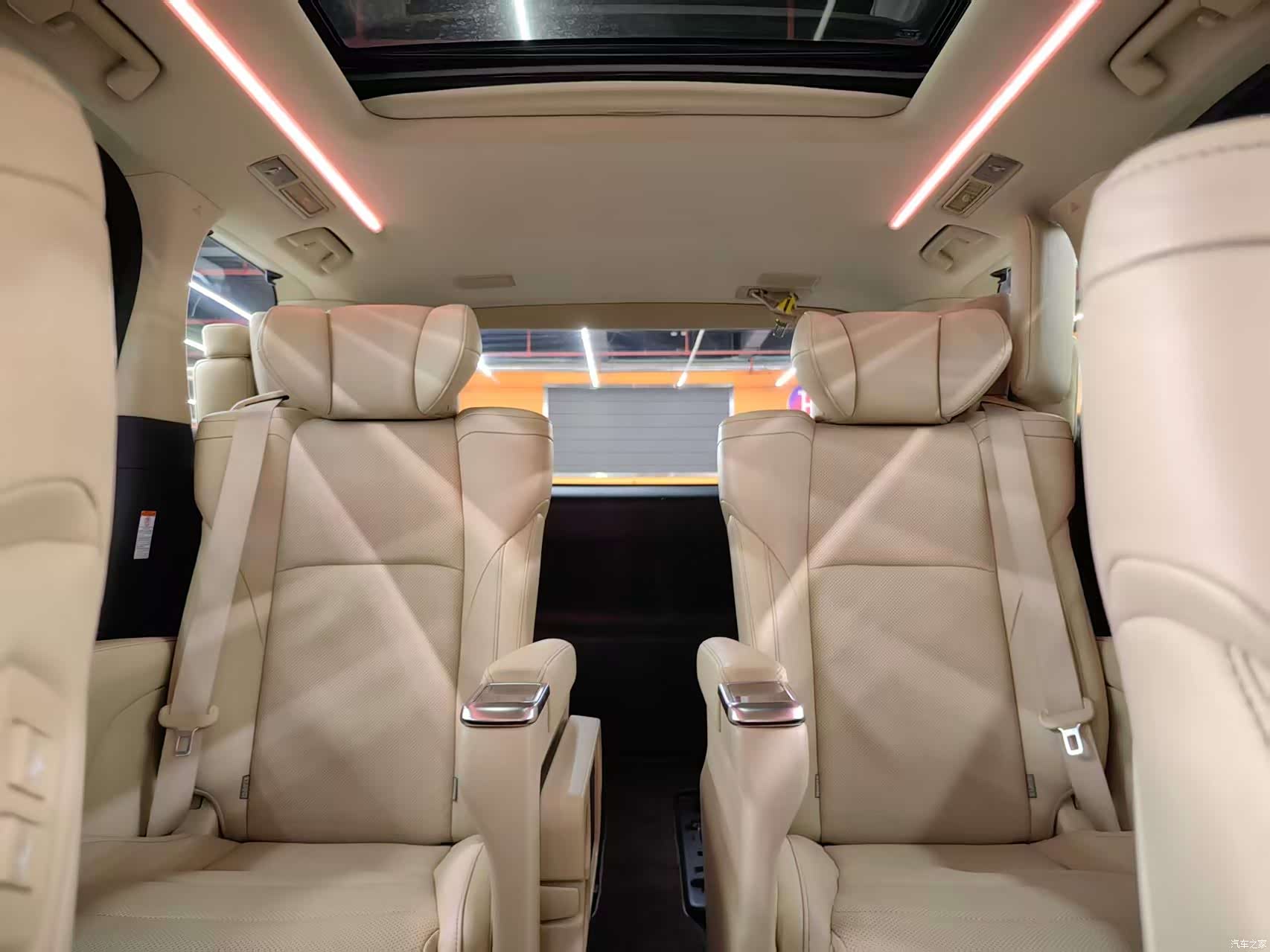 Toyota Alphard, 2018 11