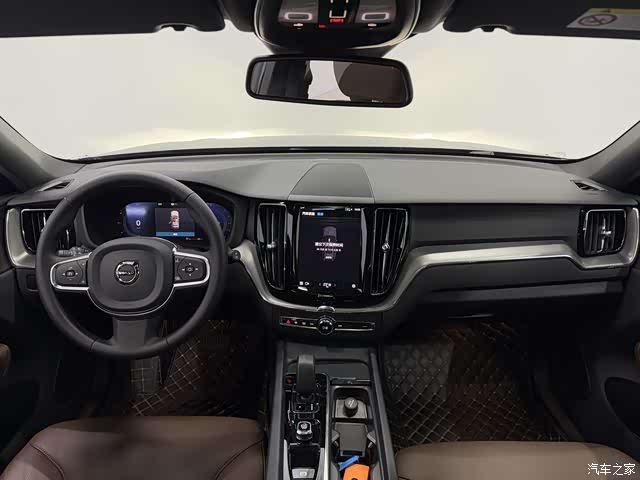 Volvo XC60, 2025 9