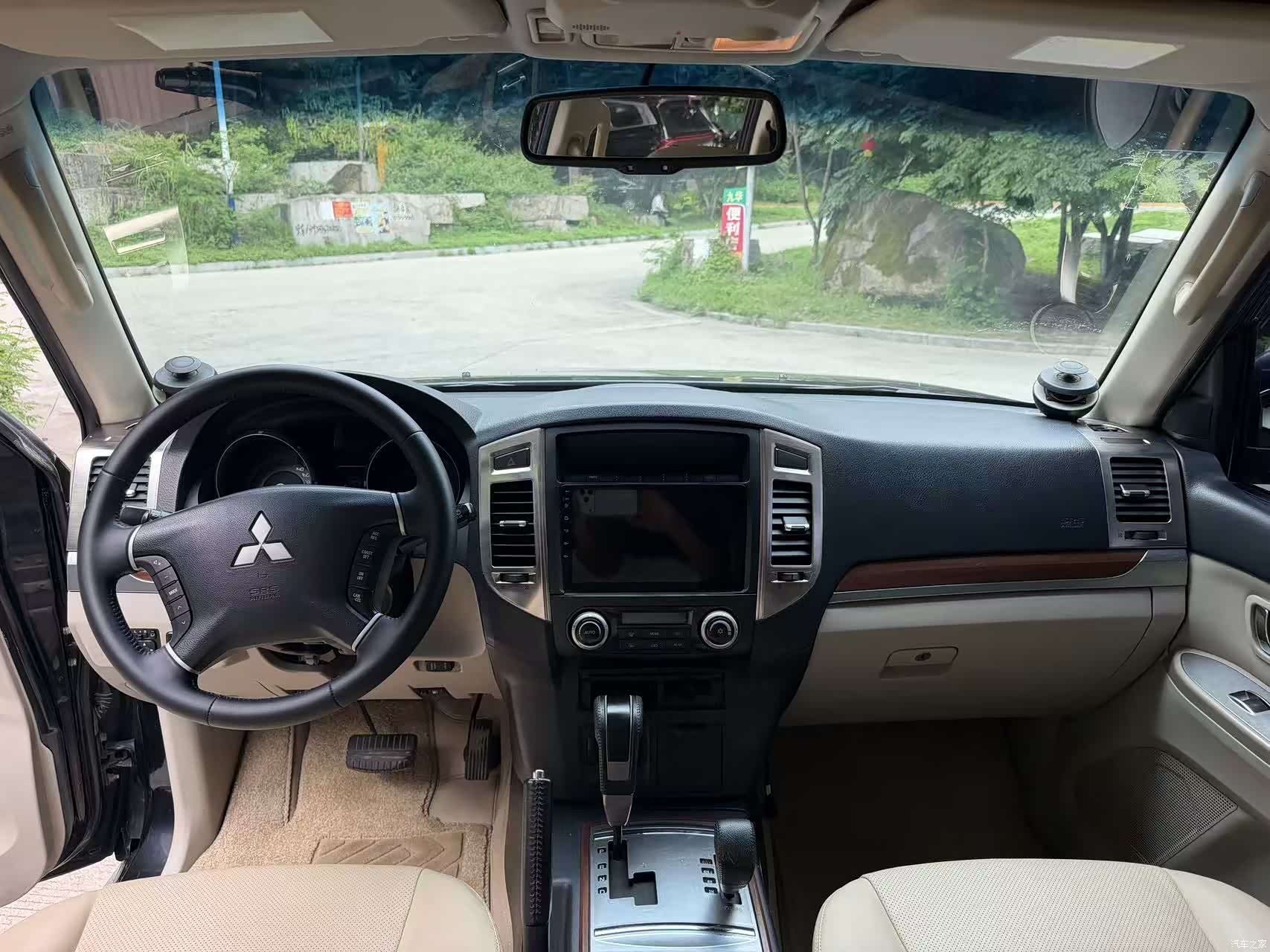 Mitsubishi Pajero, 2010 все фото