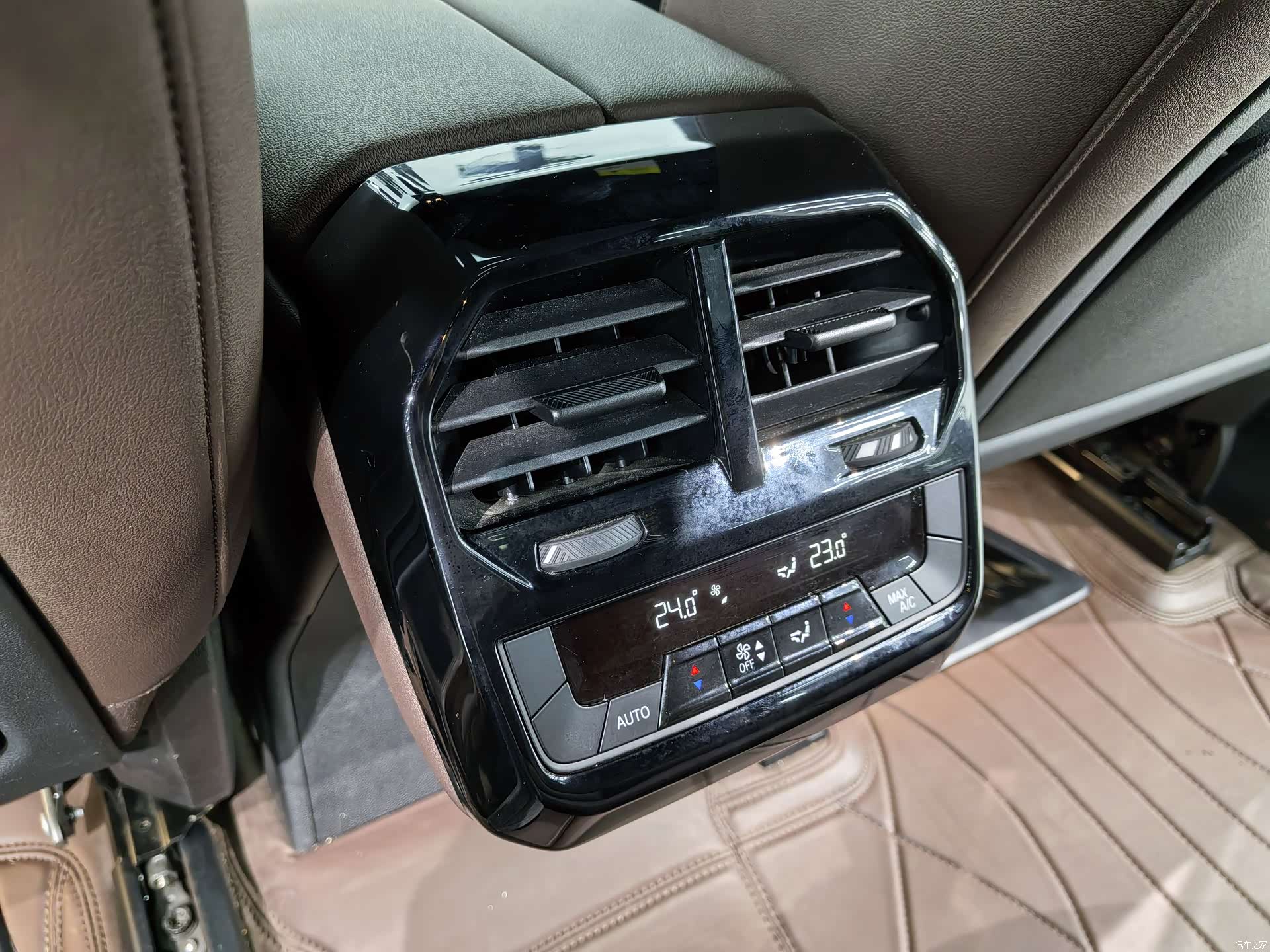 BMW iX, 2023 18