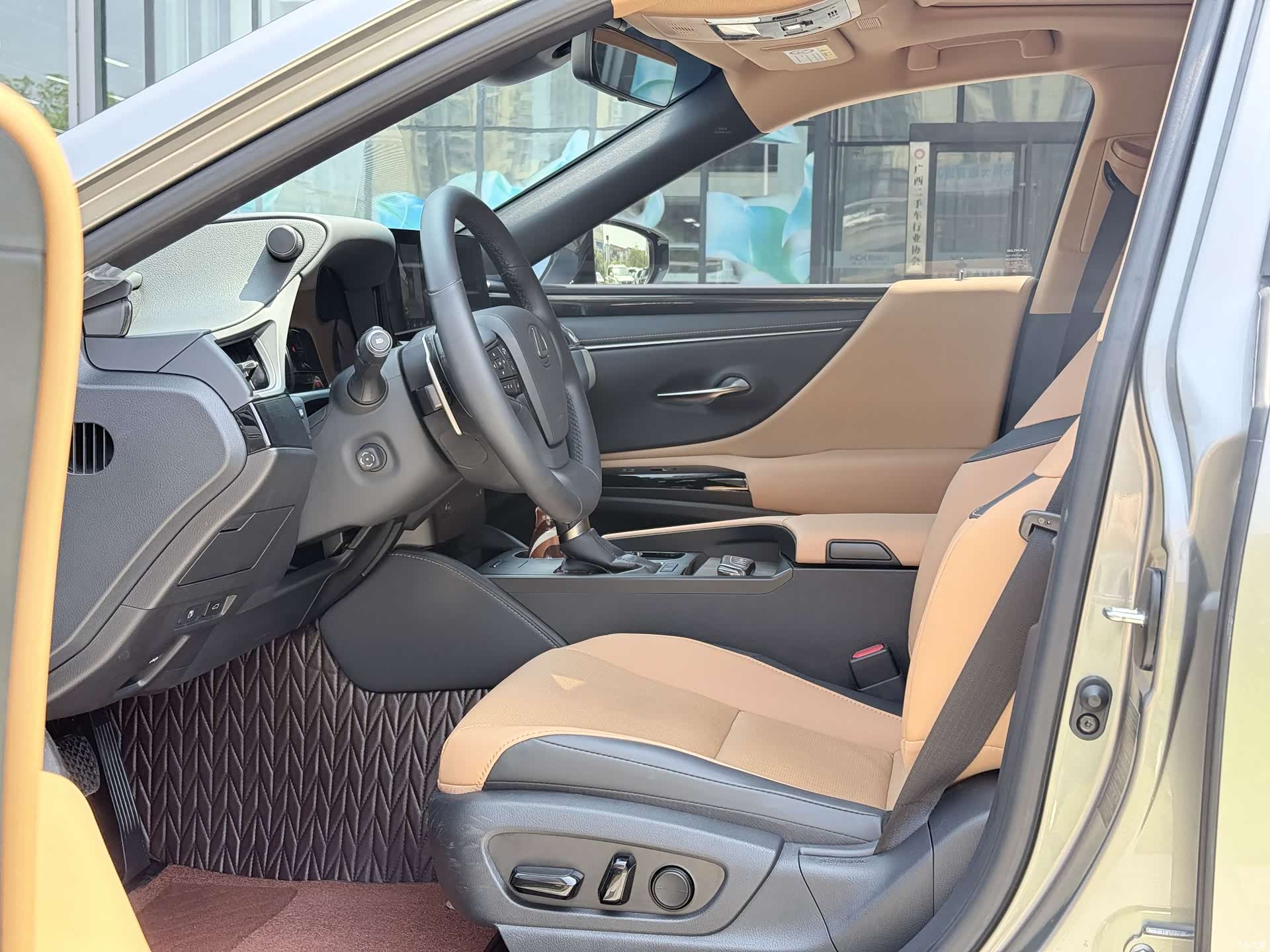 Lexus ES, 2024 все фото