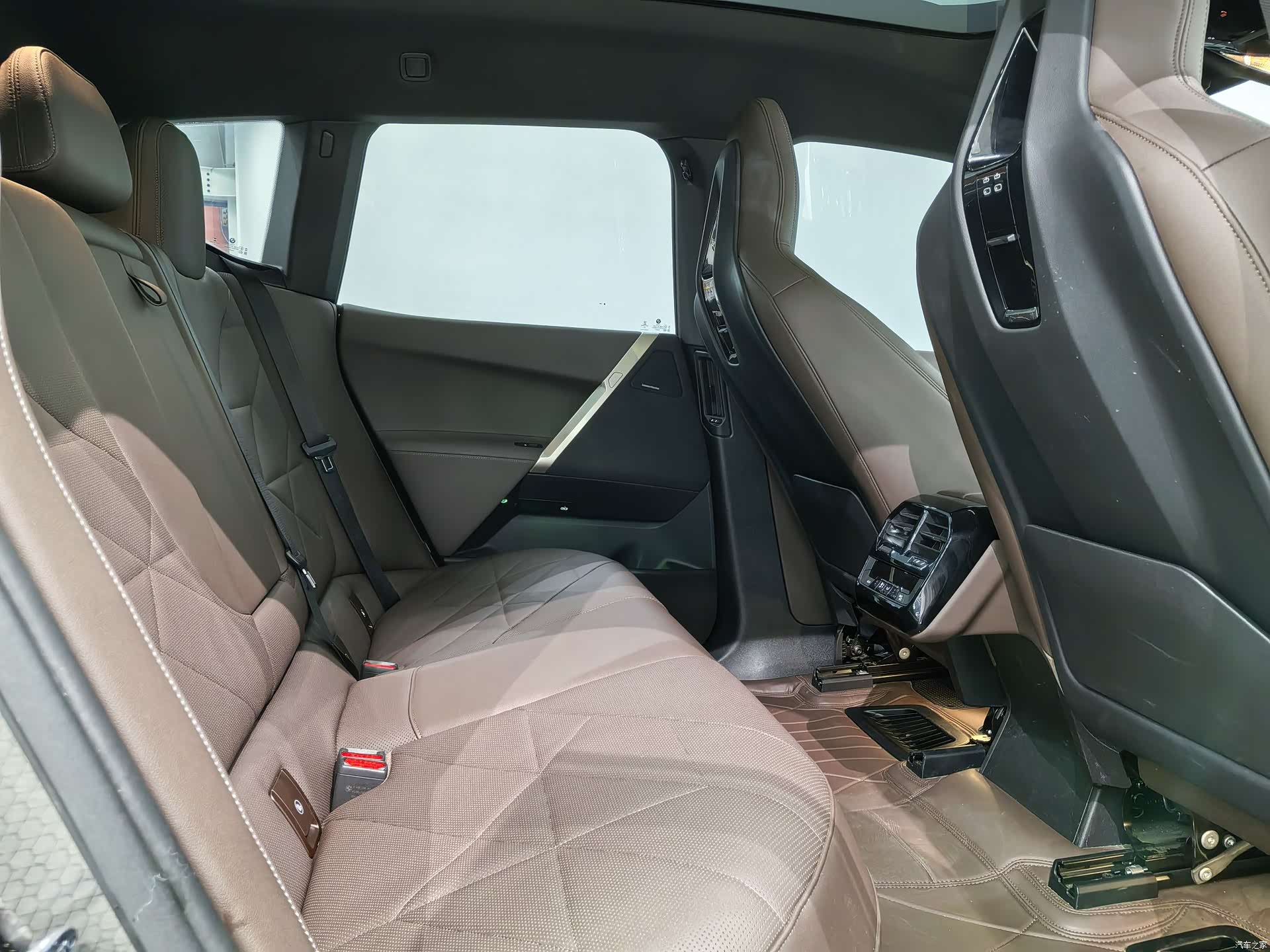 BMW iX, 2023 19