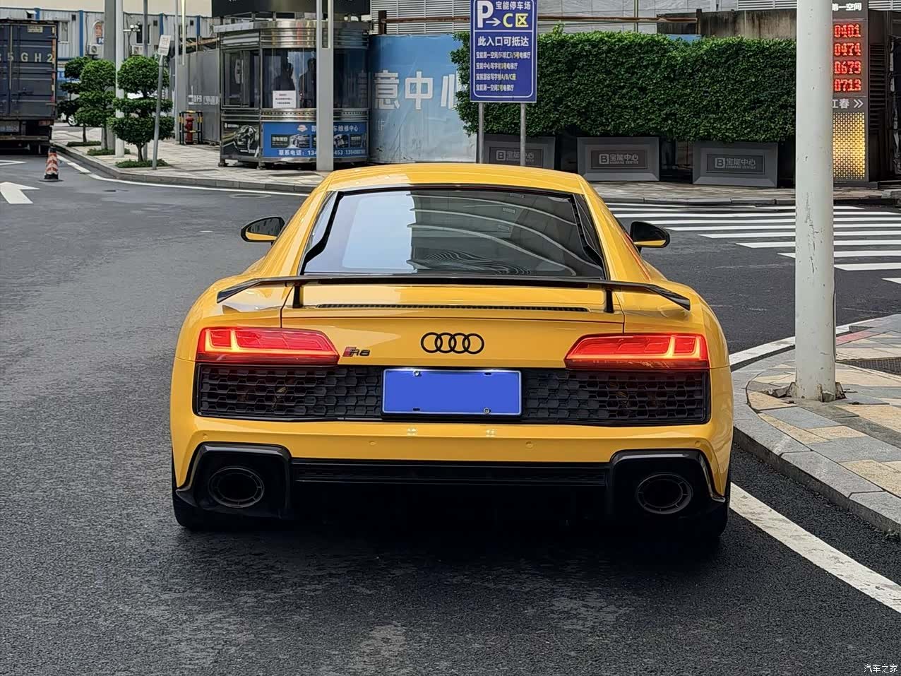 Audi R8, 2023 4