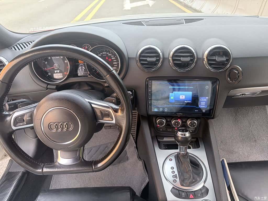 Audi TT, 2011 9