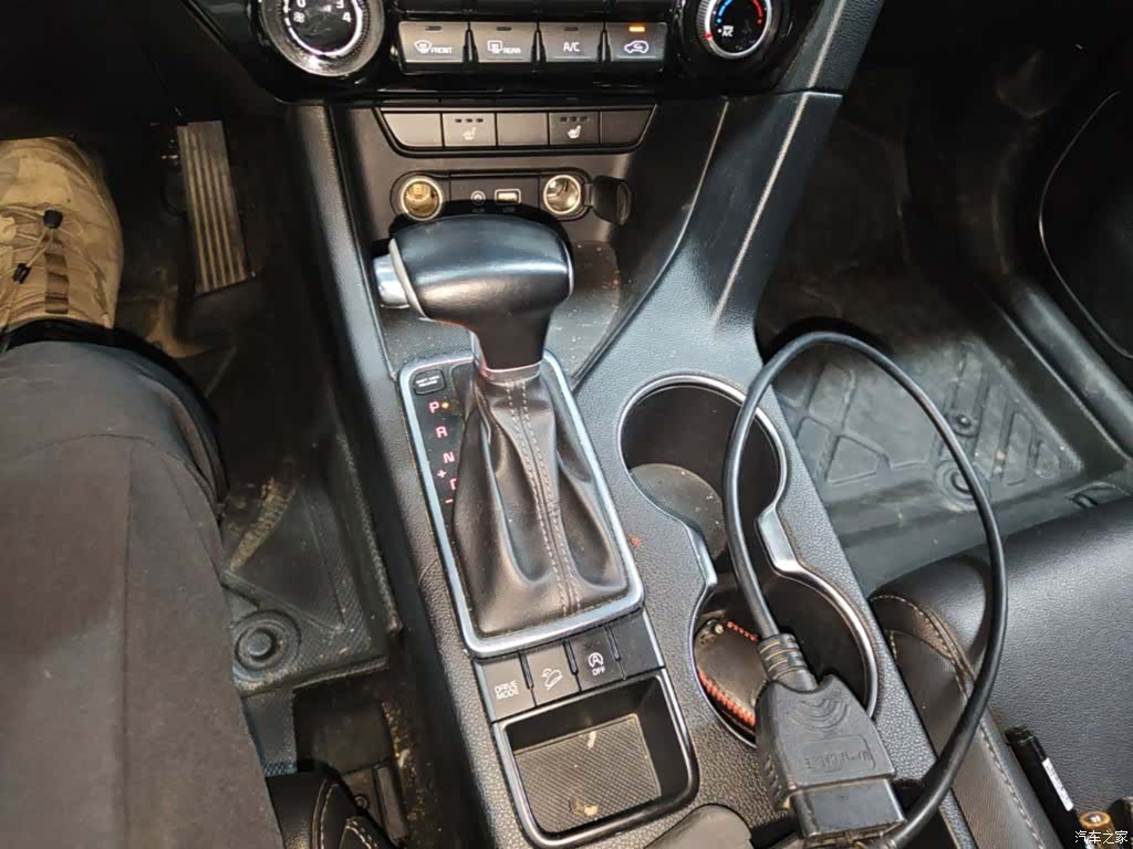 Kia KX5, 2016 10