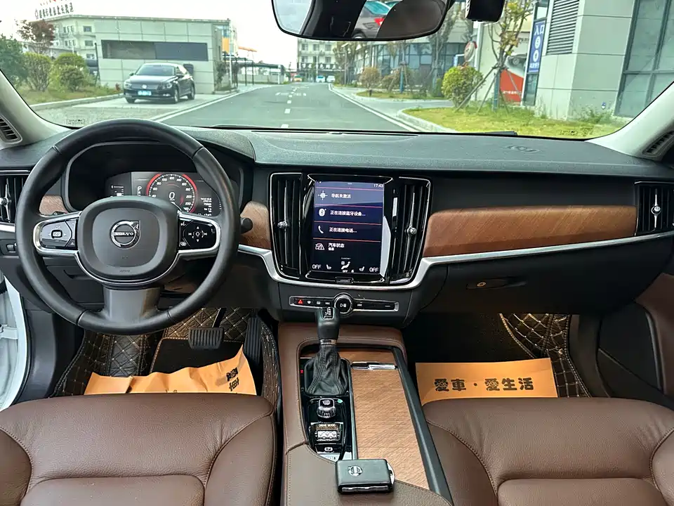 Volvo S90
