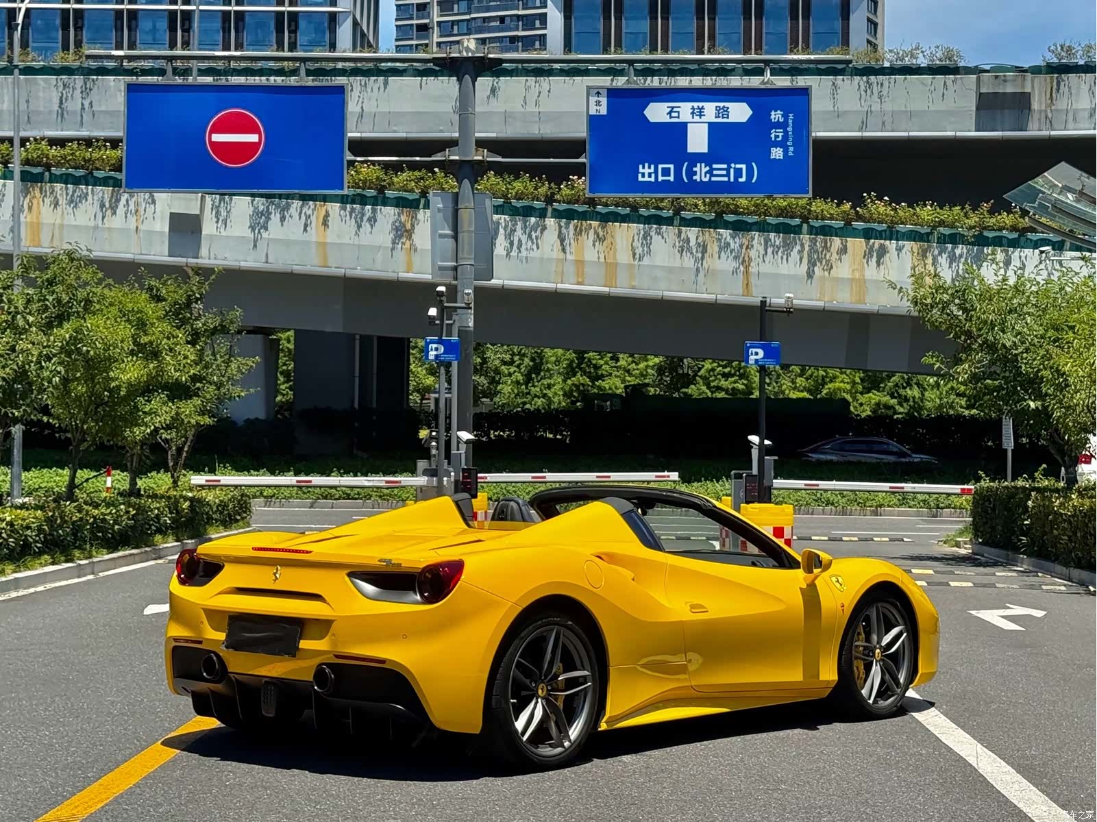 Ferrari 488, 2018 7