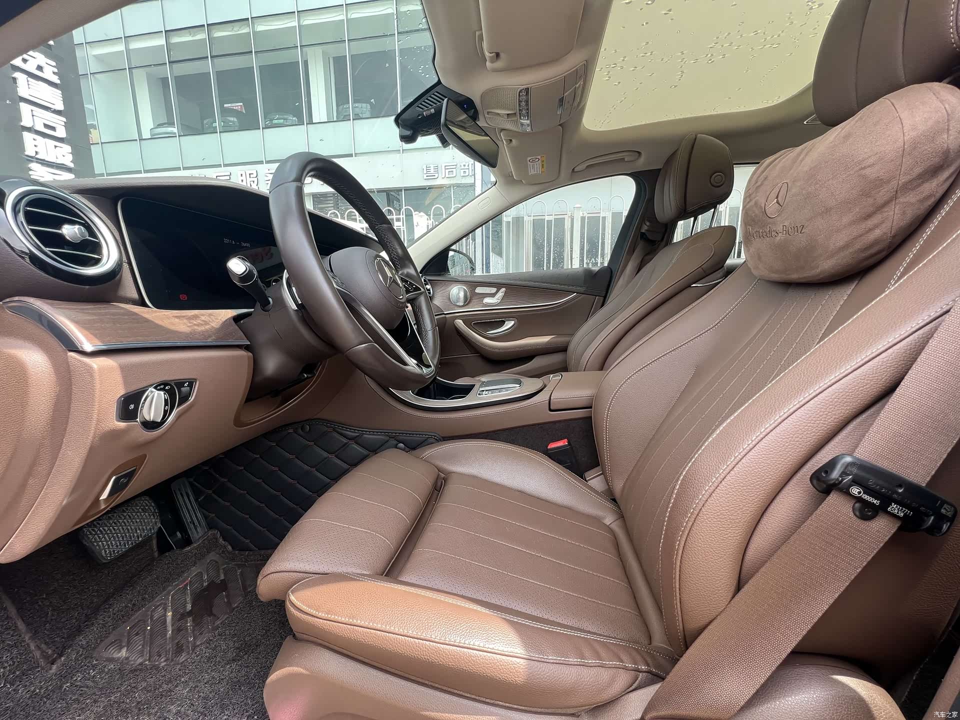 Mercedes-Benz E-Class, 2022 10