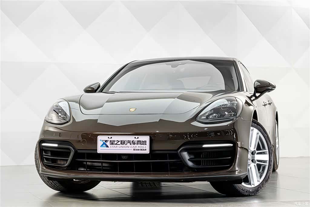 Porsche Panamera, 2022 3