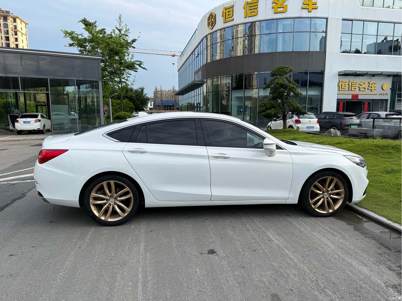Hongqi H5, 2018 12