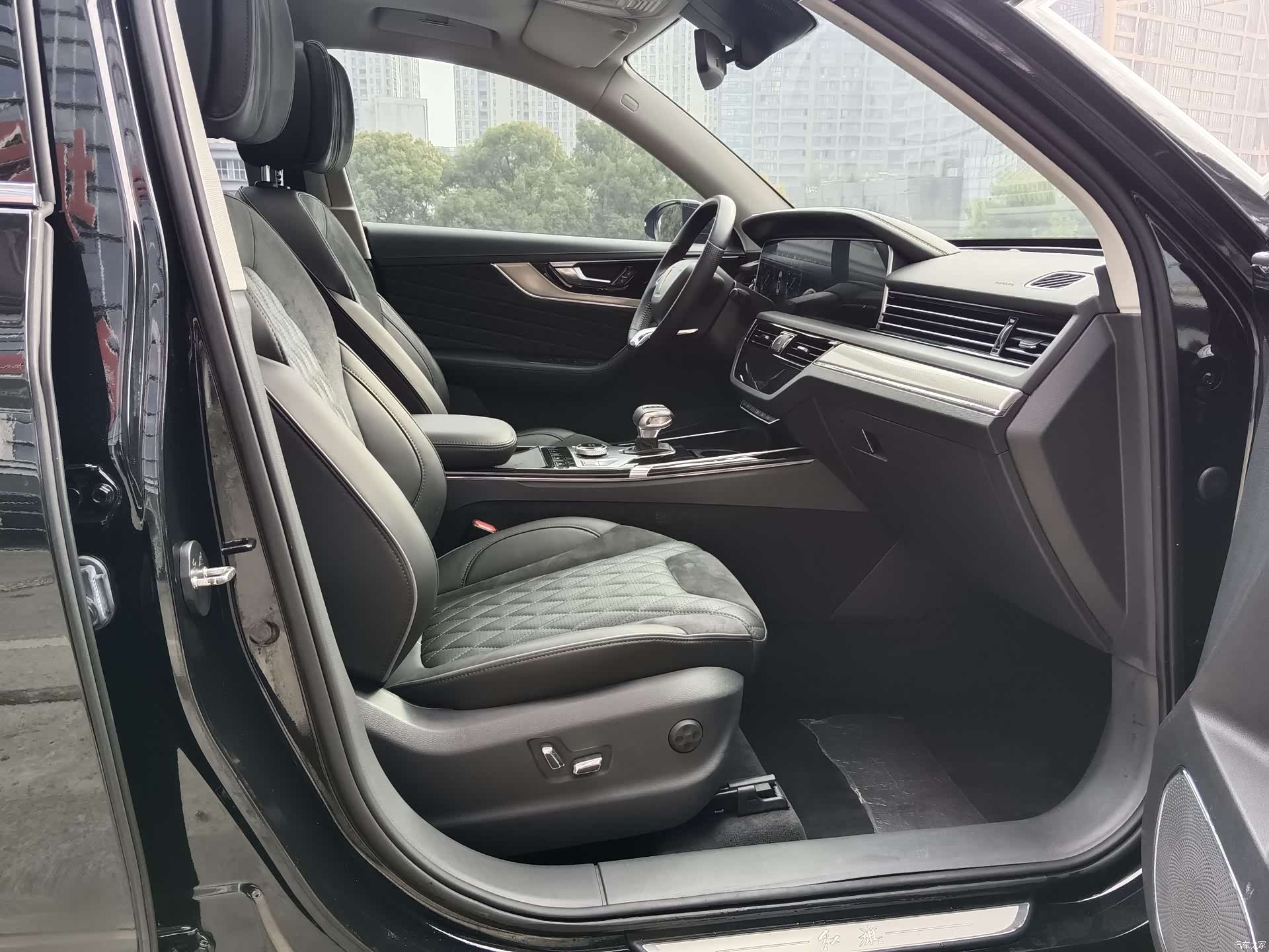Hongqi HS5, 2020 13