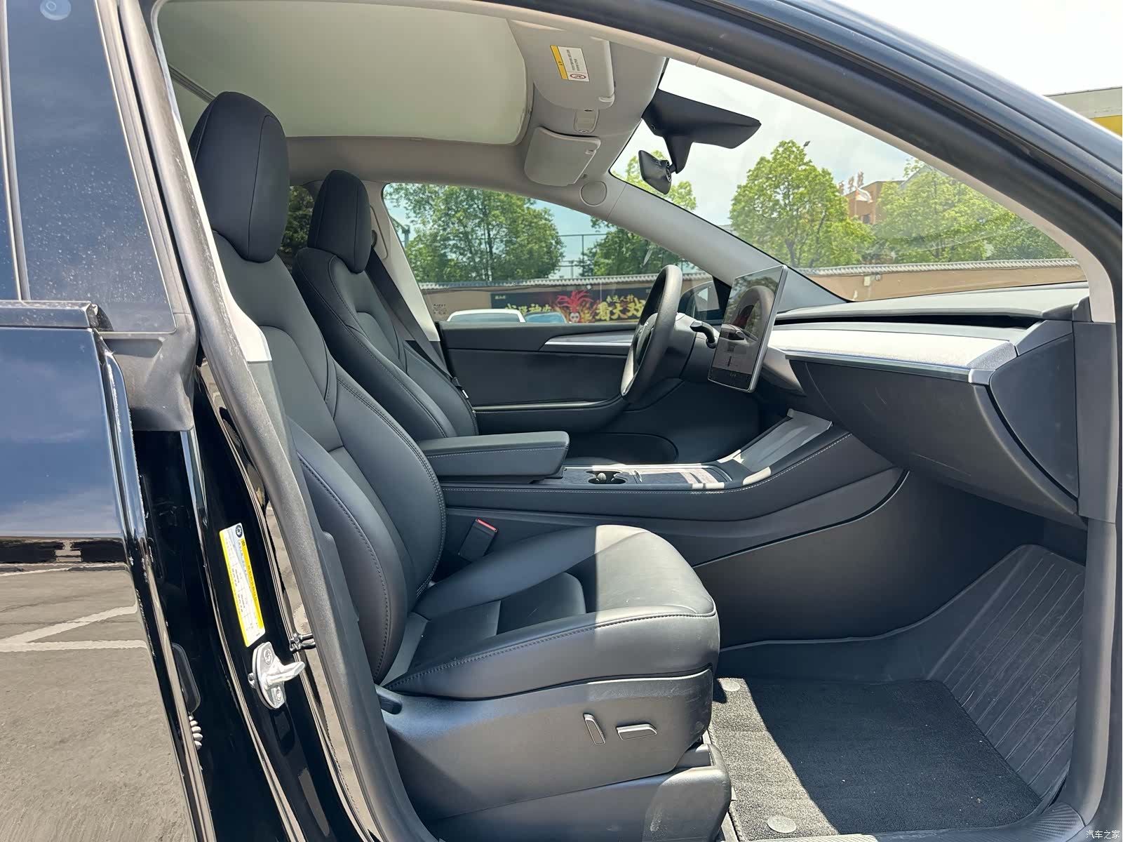 Tesla Model Y, 2024 23