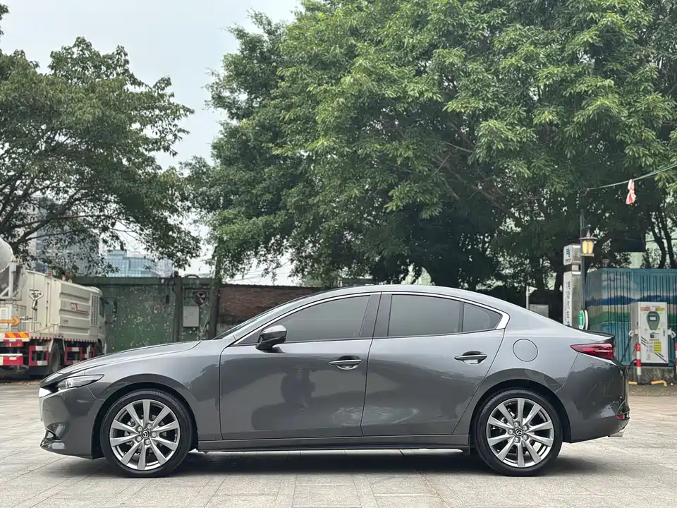 Mazda 3 Angkesaila