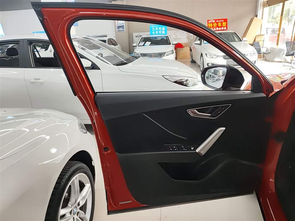 Audi Q2L Audi Q2L