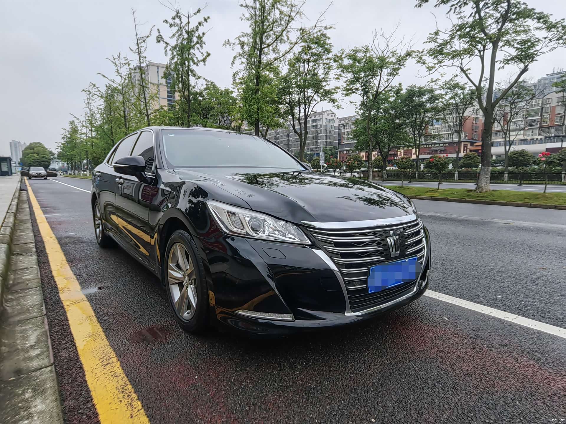 Toyota Crown, 2017 3