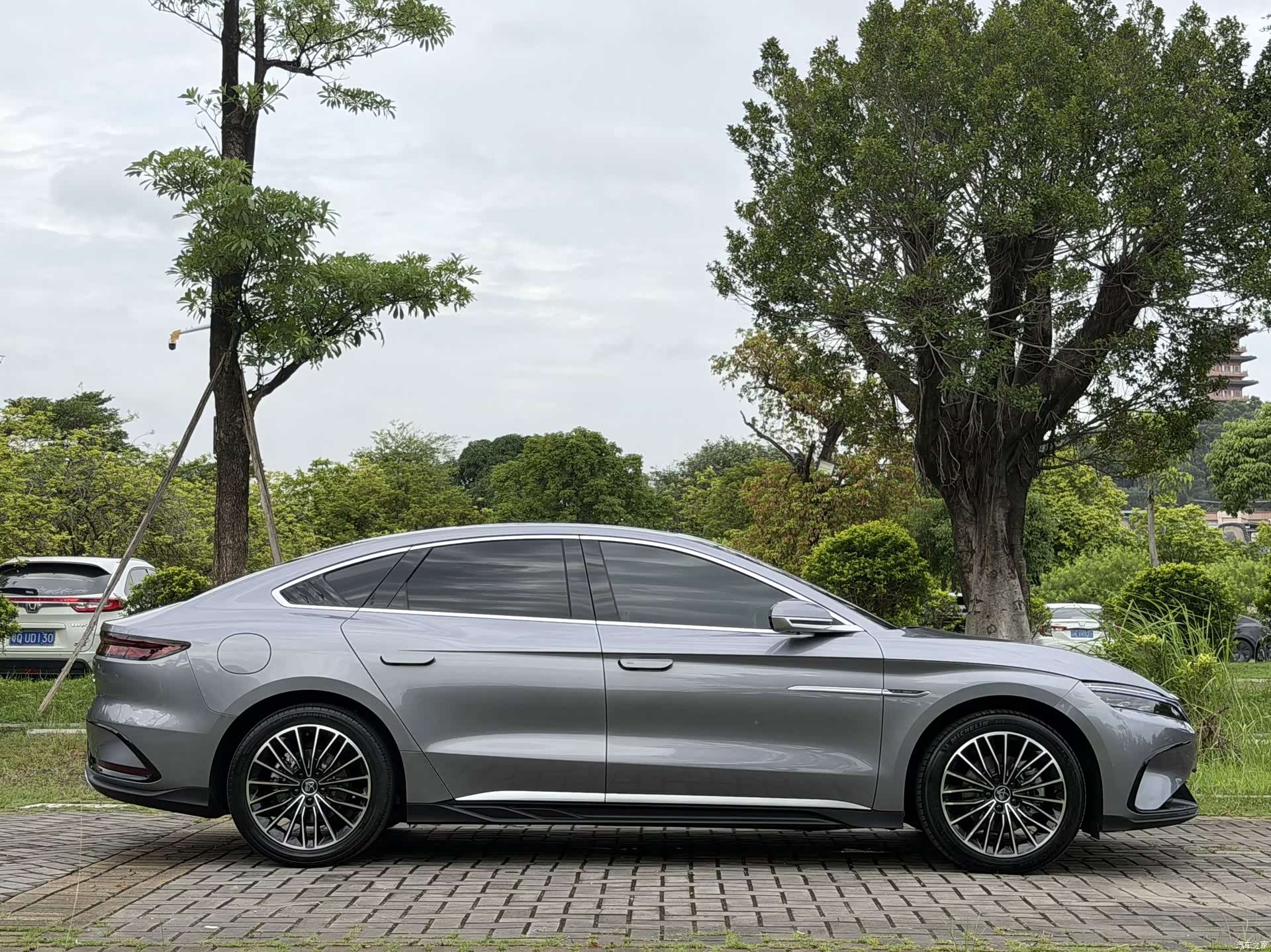 BYD Han, 2023 4
