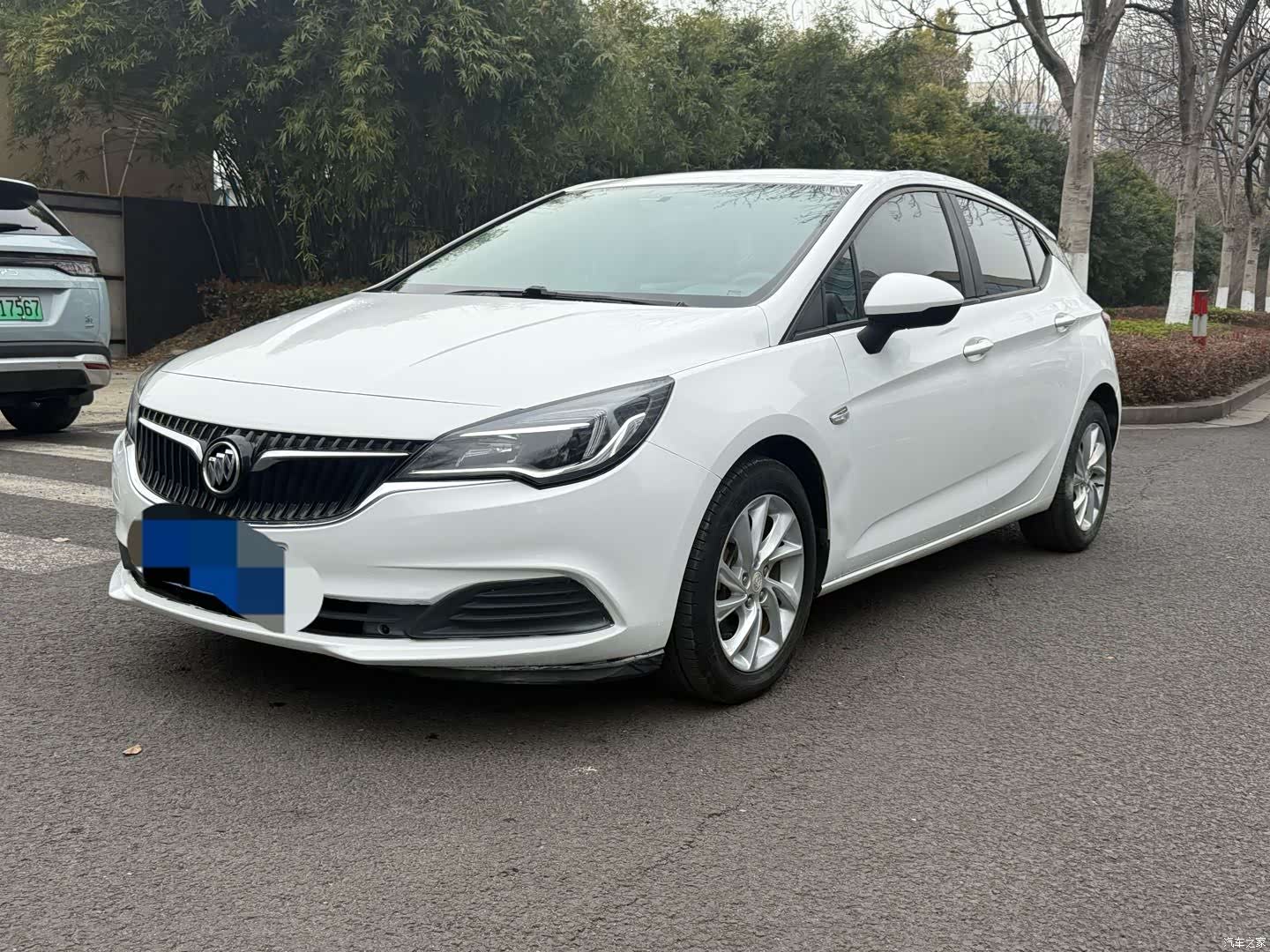 Buick Verano, 2018 1