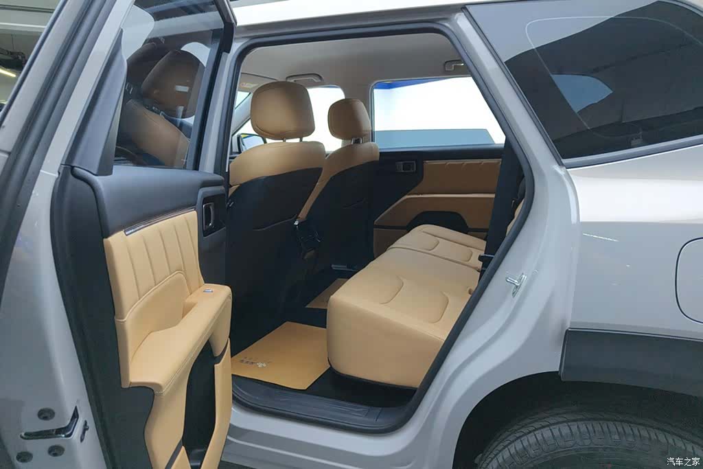 Wuling 560, 2026 11