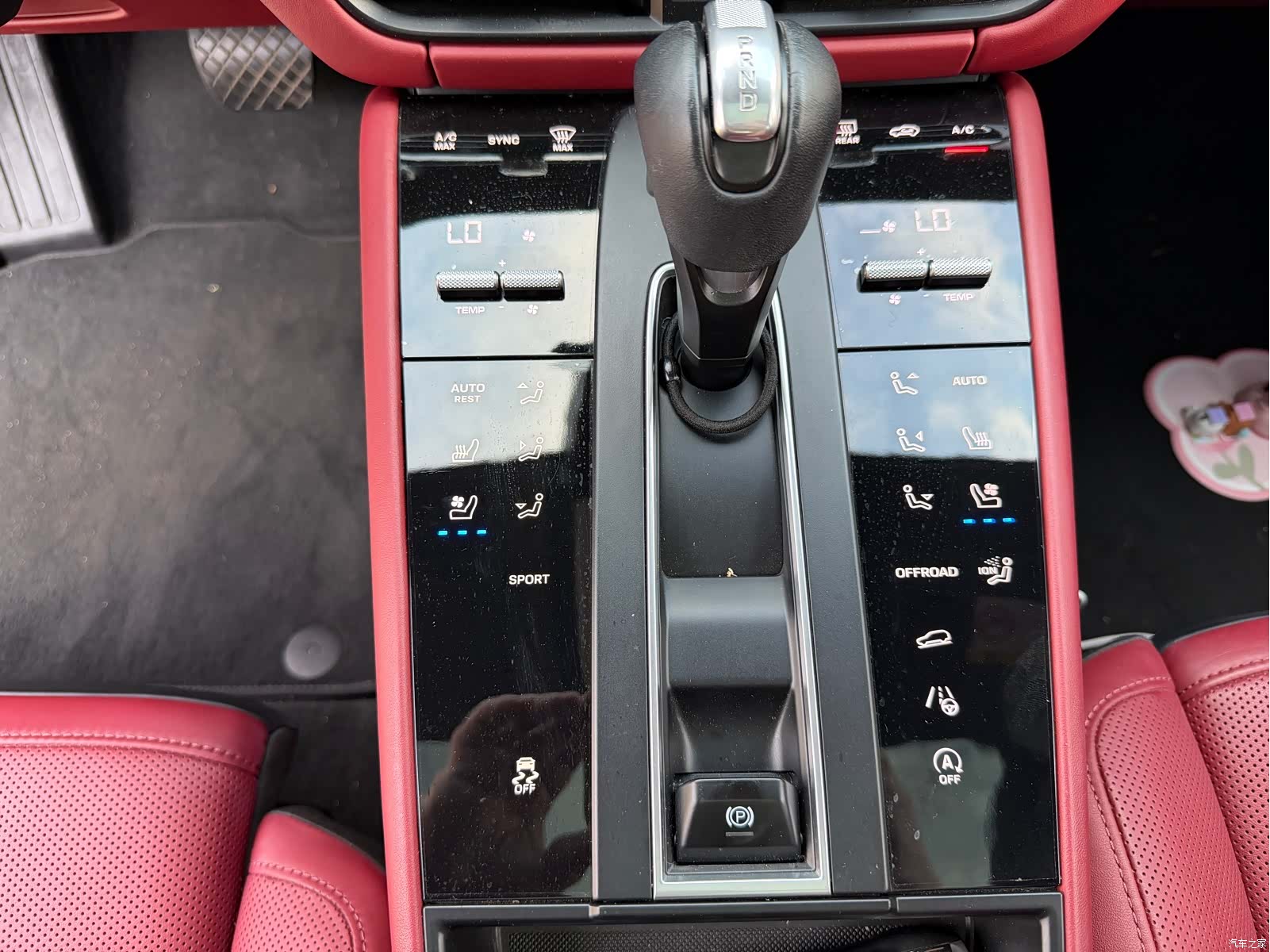 Porsche Macan, 2022 10